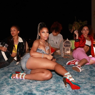 Nicki Minaj feet photo thumbnail
