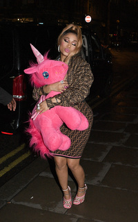 Nicki Minaj feet photo thumbnail