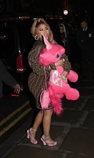 Nicki Minaj feet photo thumbnail