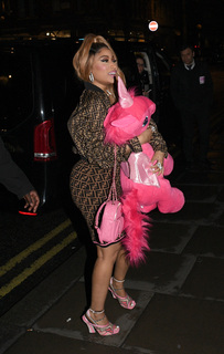 Nicki Minaj feet photo thumbnail