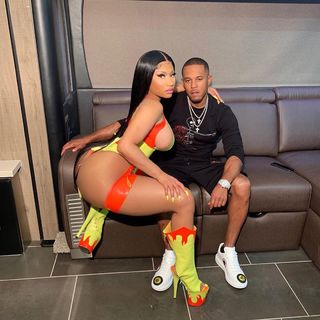 Nicki Minaj feet photo thumbnail