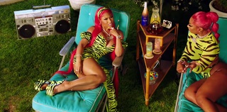 Nicki Minaj feet photo thumbnail