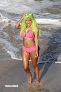 Nicki Minaj feet photo thumbnail