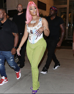 Nicki Minaj feet photo thumbnail