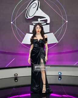 Nicki Nicole feet photo thumbnail