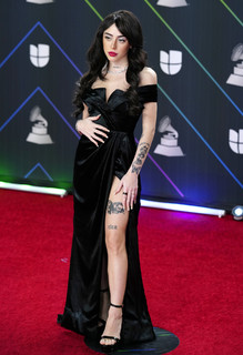 Nicki Nicole feet photo thumbnail