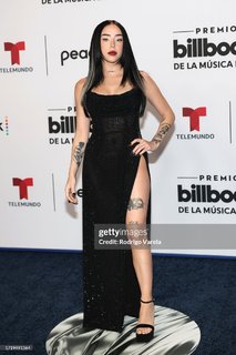 Nicki Nicole feet photo thumbnail