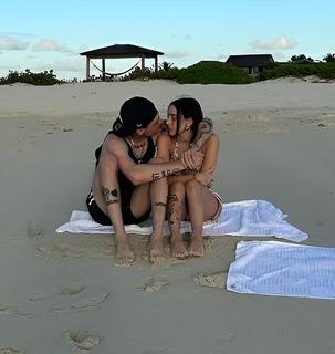 Nicki Nicole feet photo thumbnail