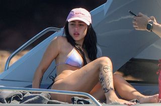 Nicki Nicole feet photo thumbnail