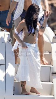 Nicki Nicole feet photo thumbnail