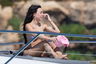 Nicki Nicole feet photo thumbnail