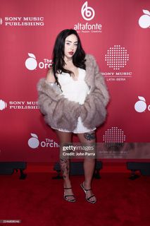 Nicki Nicole feet photo thumbnail