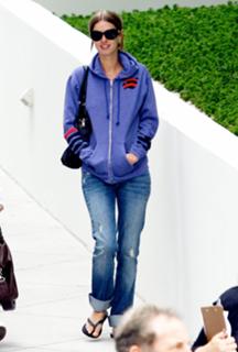 Nicky Rothschild feet photo thumbnail