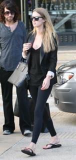 Nicky Rothschild feet photo thumbnail