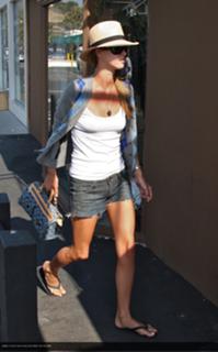Nicky Rothschild feet photo thumbnail