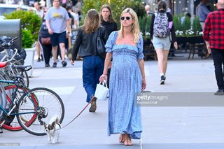 Nicky Rothschild feet photo thumbnail