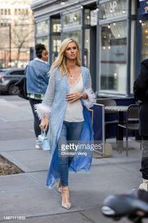 Nicky Rothschild feet photo thumbnail