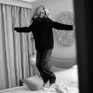 Nicky Rothschild feet photo thumbnail