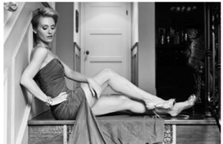 Nicky Whelan feet photo thumbnail
