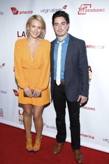 Nicky Whelan feet photo thumbnail