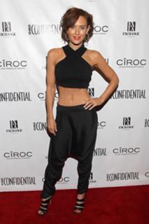 Nicky Whelan feet photo thumbnail