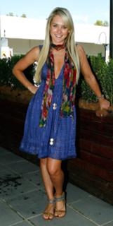 Nicky Whelan feet photo thumbnail
