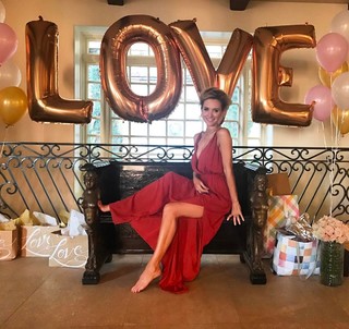 Nicky Whelan feet photo thumbnail