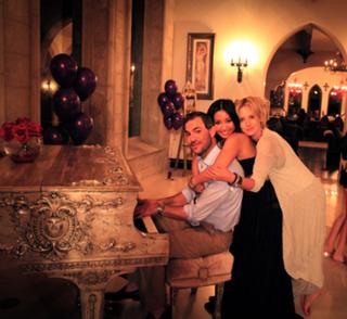 Nicky Whelan feet photo thumbnail