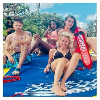 Nicky Whelan feet photo thumbnail