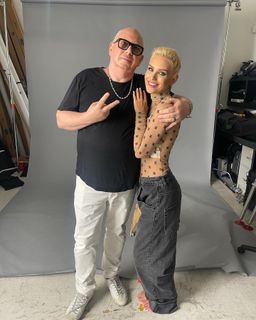 Nicky Whelan feet photo thumbnail