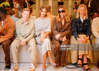 Nico Parker feet photo thumbnail