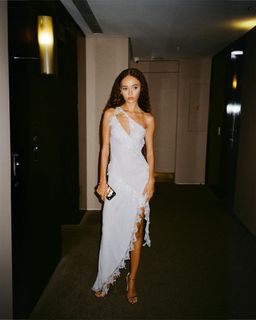 Nico Parker feet photo thumbnail