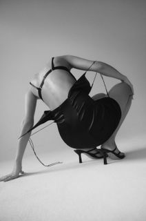 Nicola Cavanis feet photo 7