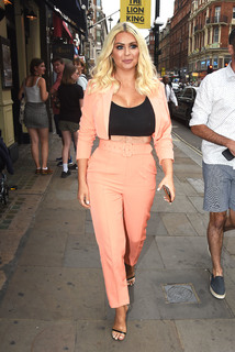 Nicola McLean feet photo 3