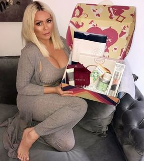 Nicola McLean feet photo 3