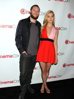 Nicola Peltz Beckham feet photo thumbnail