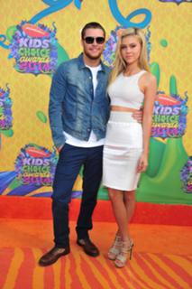 Nicola Peltz Beckham feet photo thumbnail