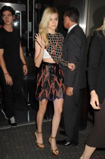 Nicola Peltz Beckham feet photo thumbnail
