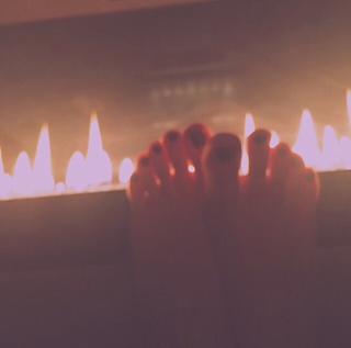 Nicola Peltz Beckham feet photo thumbnail