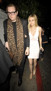 Nicola Peltz Beckham feet photo thumbnail