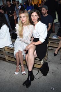 Nicola Peltz Beckham feet photo thumbnail