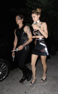 Nicola Peltz Beckham feet photo thumbnail