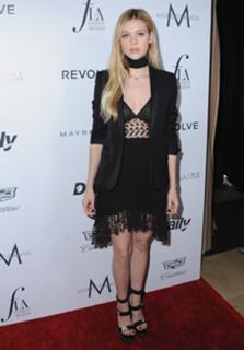 Nicola Peltz Beckham feet photo thumbnail