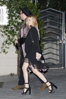 Nicola Peltz Beckham feet photo thumbnail