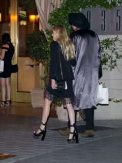 Nicola Peltz Beckham feet photo thumbnail