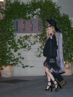 Nicola Peltz Beckham feet photo thumbnail