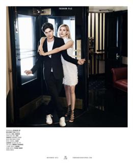 Nicola Peltz Beckham feet photo thumbnail