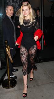 Nicola Peltz Beckham feet photo thumbnail