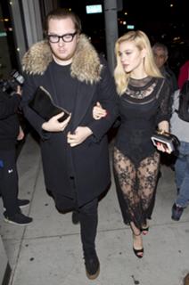 Nicola Peltz Beckham feet photo thumbnail