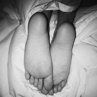 Nicola Peltz Beckham feet photo thumbnail